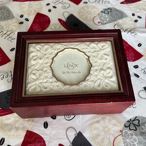 Lenox Jewelry Music Box Porcelain Frame Keepsake Cherry Wood Box